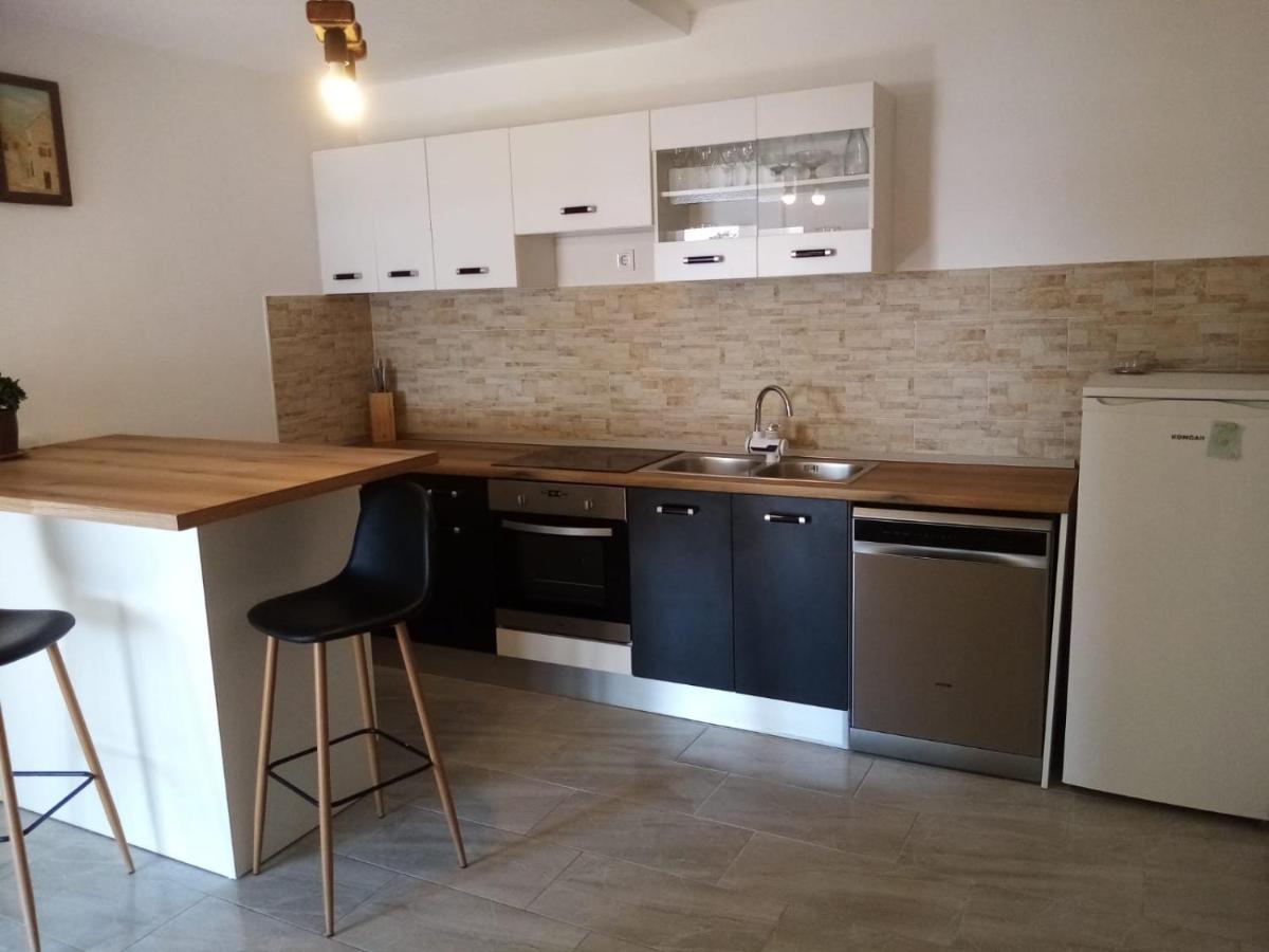 Apartman Laus Zavalatica Ngoại thất bức ảnh